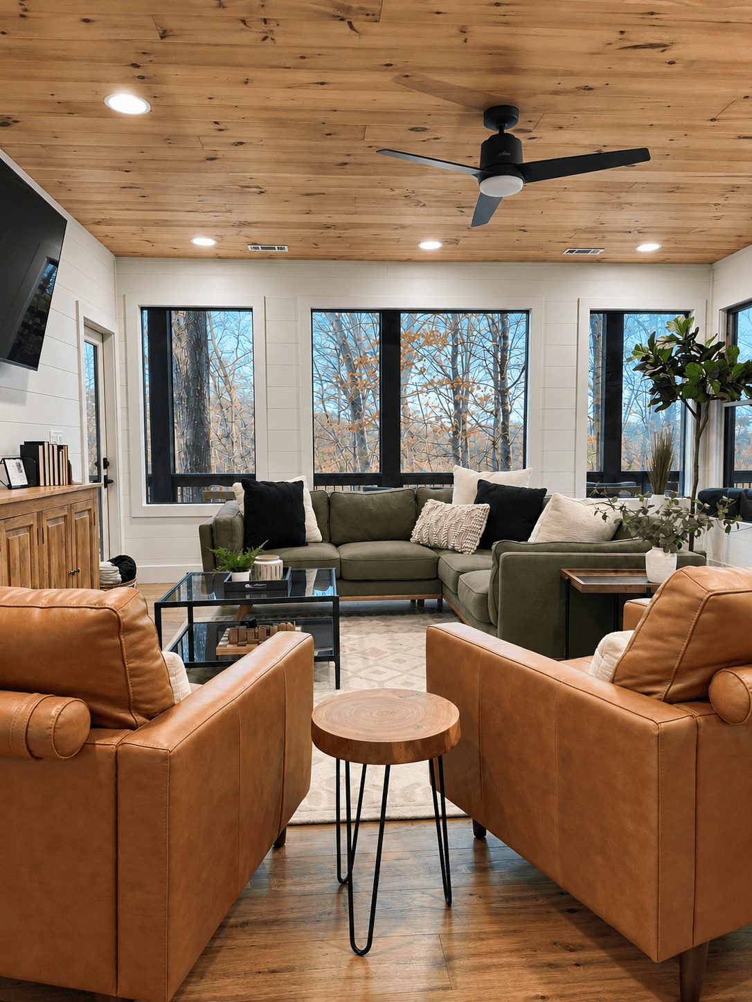 The great room at the Hidden Gem Lakeside Retreat